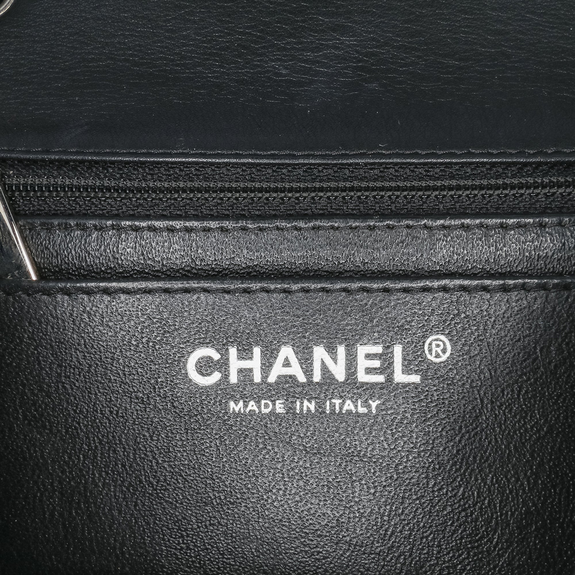 Chanel | Pre-Owned Mini Square Classic Patent Single Flap - IX | Black
