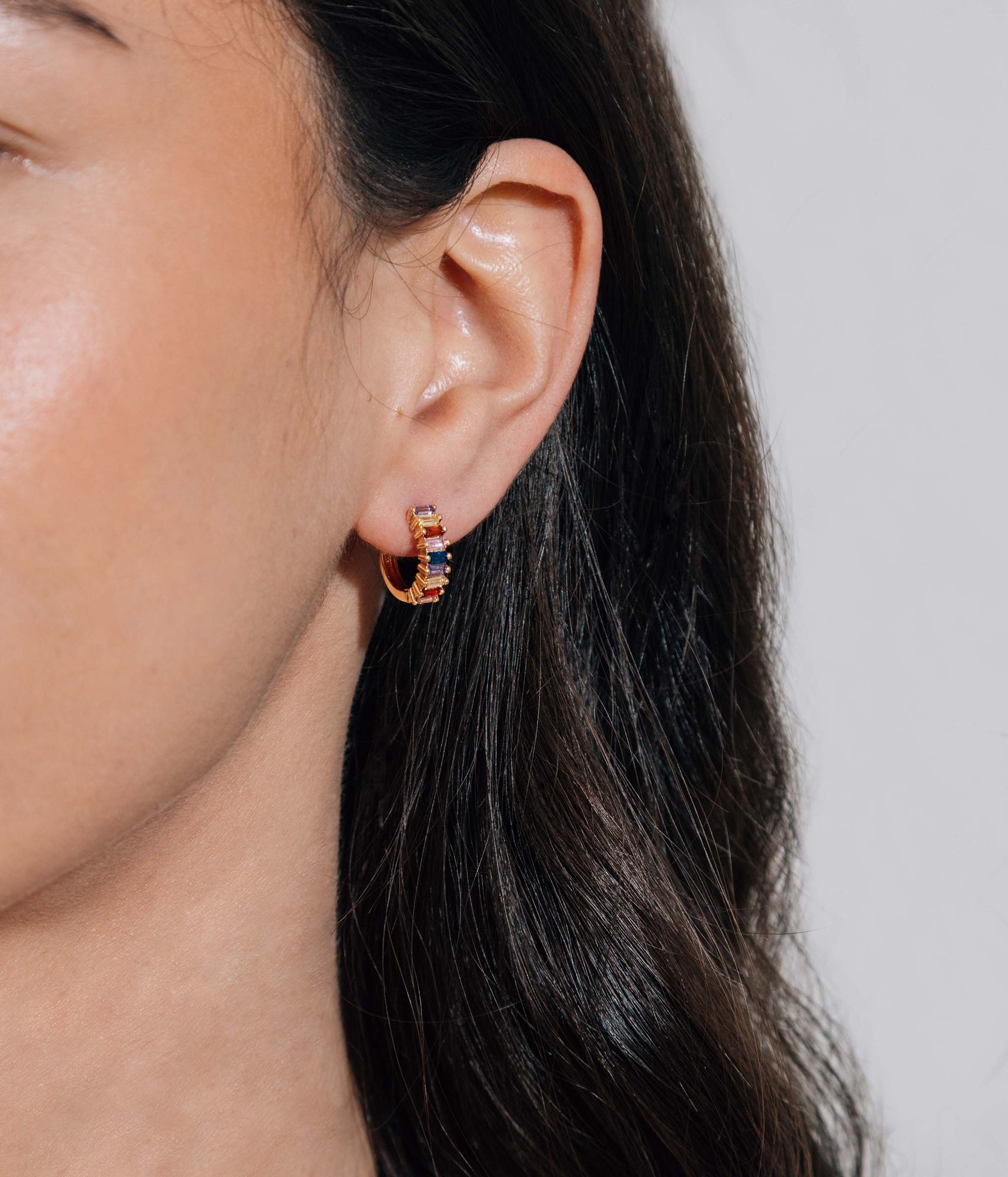 Elowen Huggie Hoops | Multicolor