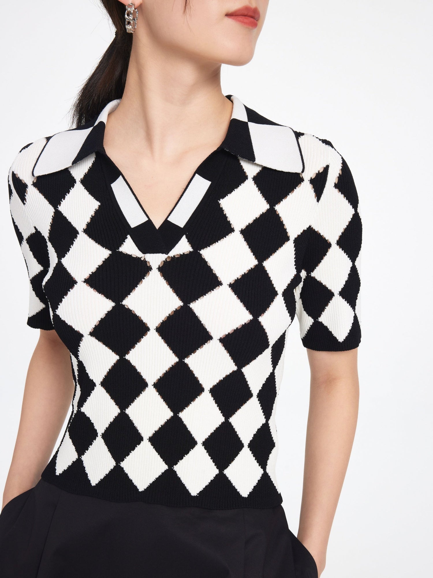 Rhombic Pattern Knit Sweater | Black