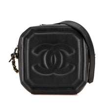 Chanel | Pre-Owned CC Quilted Lambskin Octagon Camera Case | Black