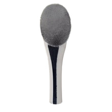 Digit Brush Oval 8 | Pearl