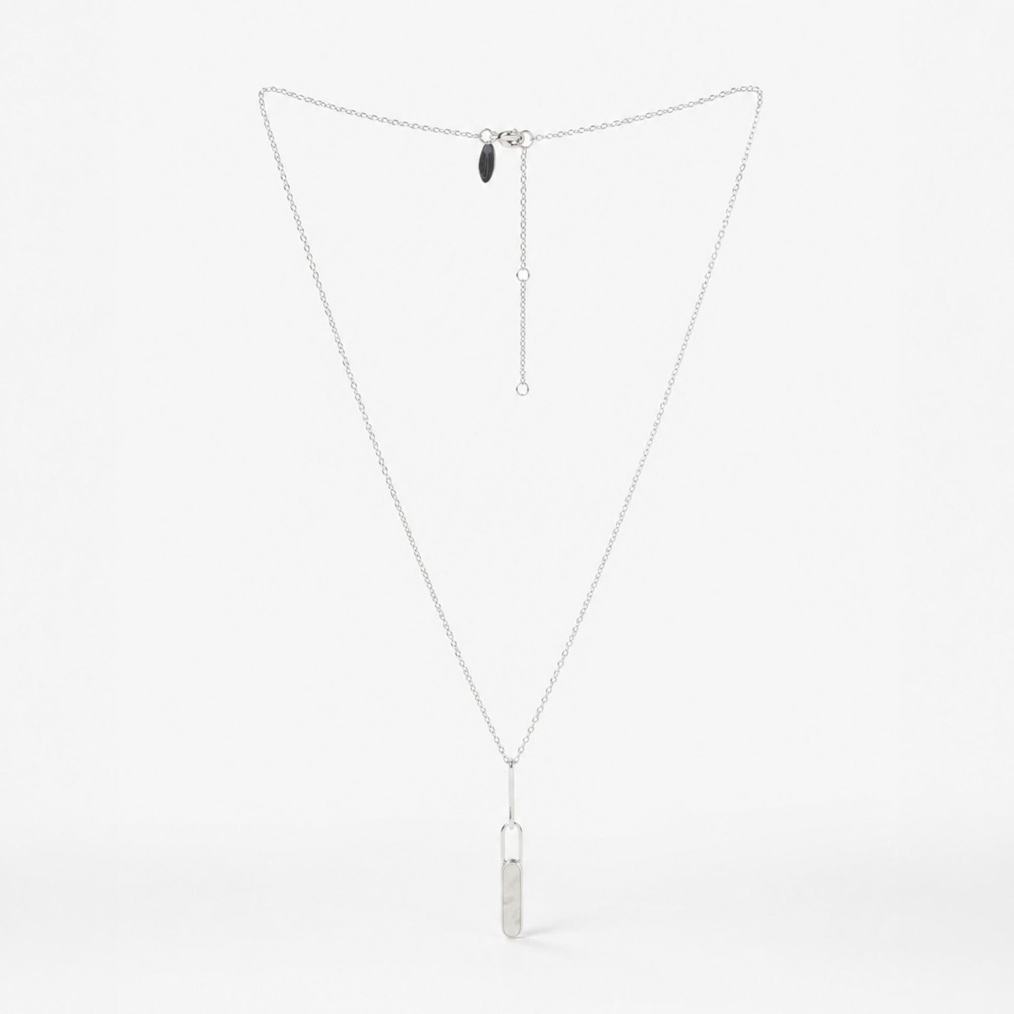 Reen Necklace | Sterling Silver | Mother of Pearl