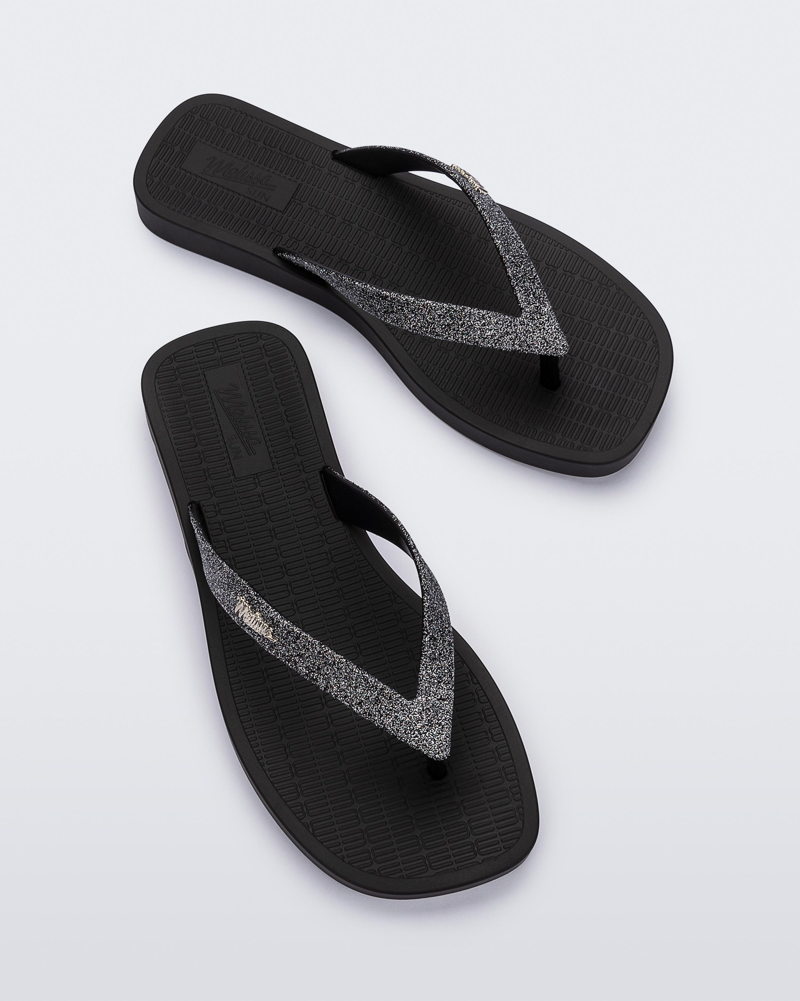 Womens | Sun Long Beach II Flip Flop | Black/Silver