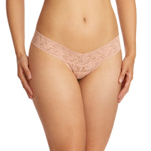 Signature Lace Low Rise Thong | Seashell Beige