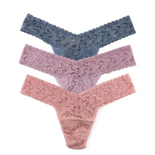3-Pack Signature Lace Low Rise Thong Holiday Cracker | Desert Rose | Water Lily | Tour Guide (Blue/Blue Stripe Cracker)