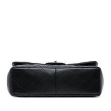 Chanel | Pre-Owned Jumbo Classic Lambskin Double Flap - I | Black