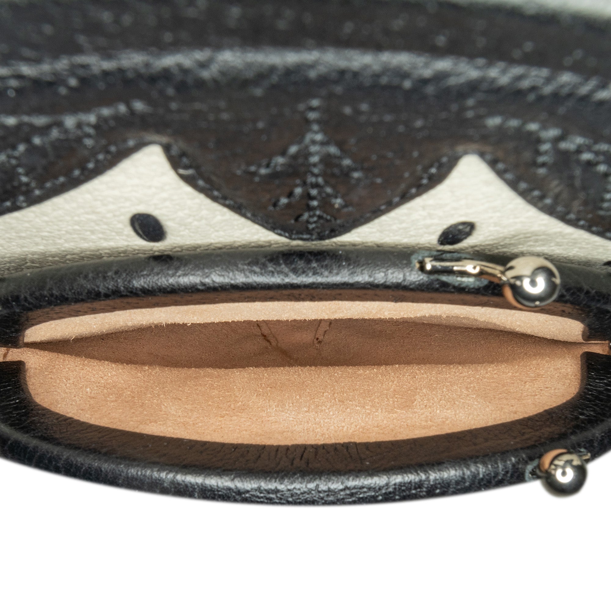 Gucci | Pre-Owned Leather Fruittini Strawberry Crossbody | White