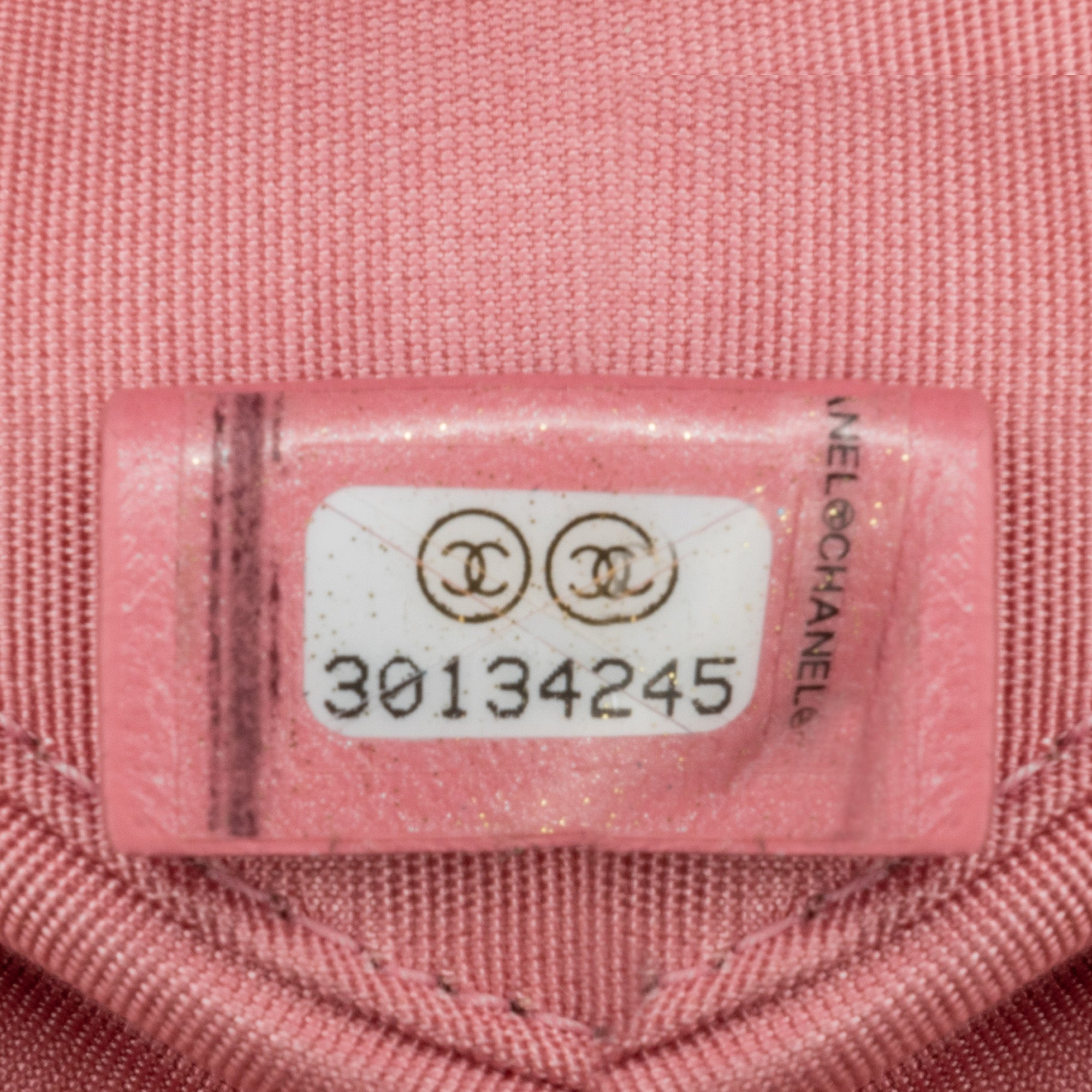 Chanel | Pre-Owned CC Quilted Lambskin Pearl Crush Round Clutch with Chain | Pink