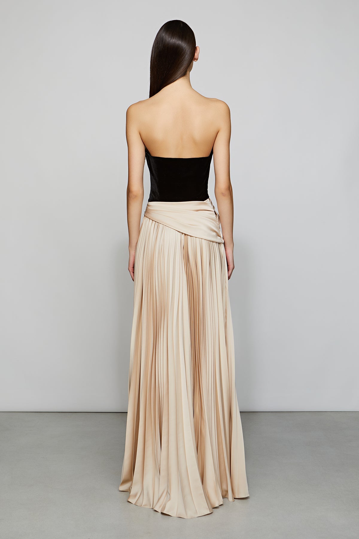 Etochs | Tabitha Gown | Quartz / Black