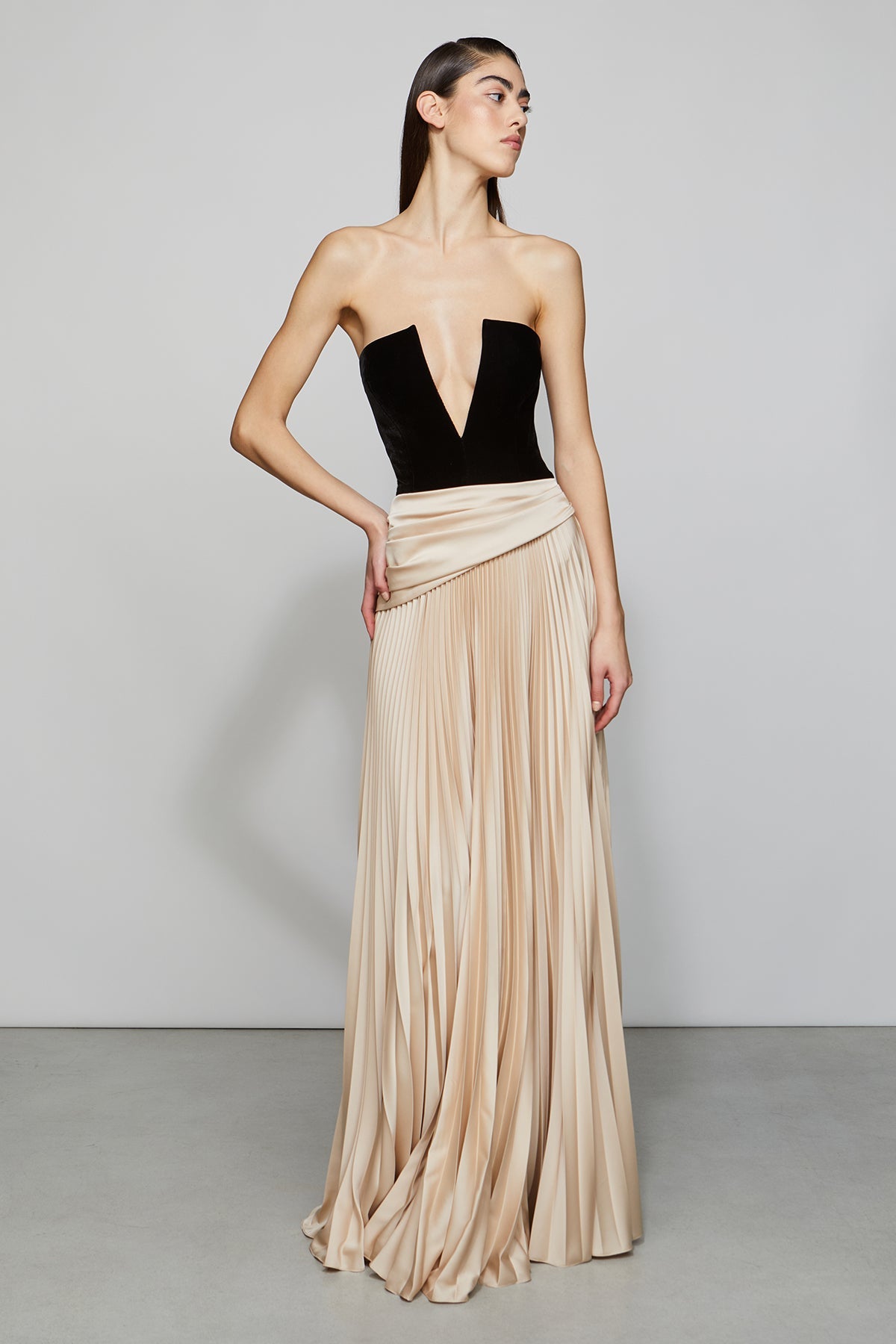 Etochs | Tabitha Gown | Quartz / Black