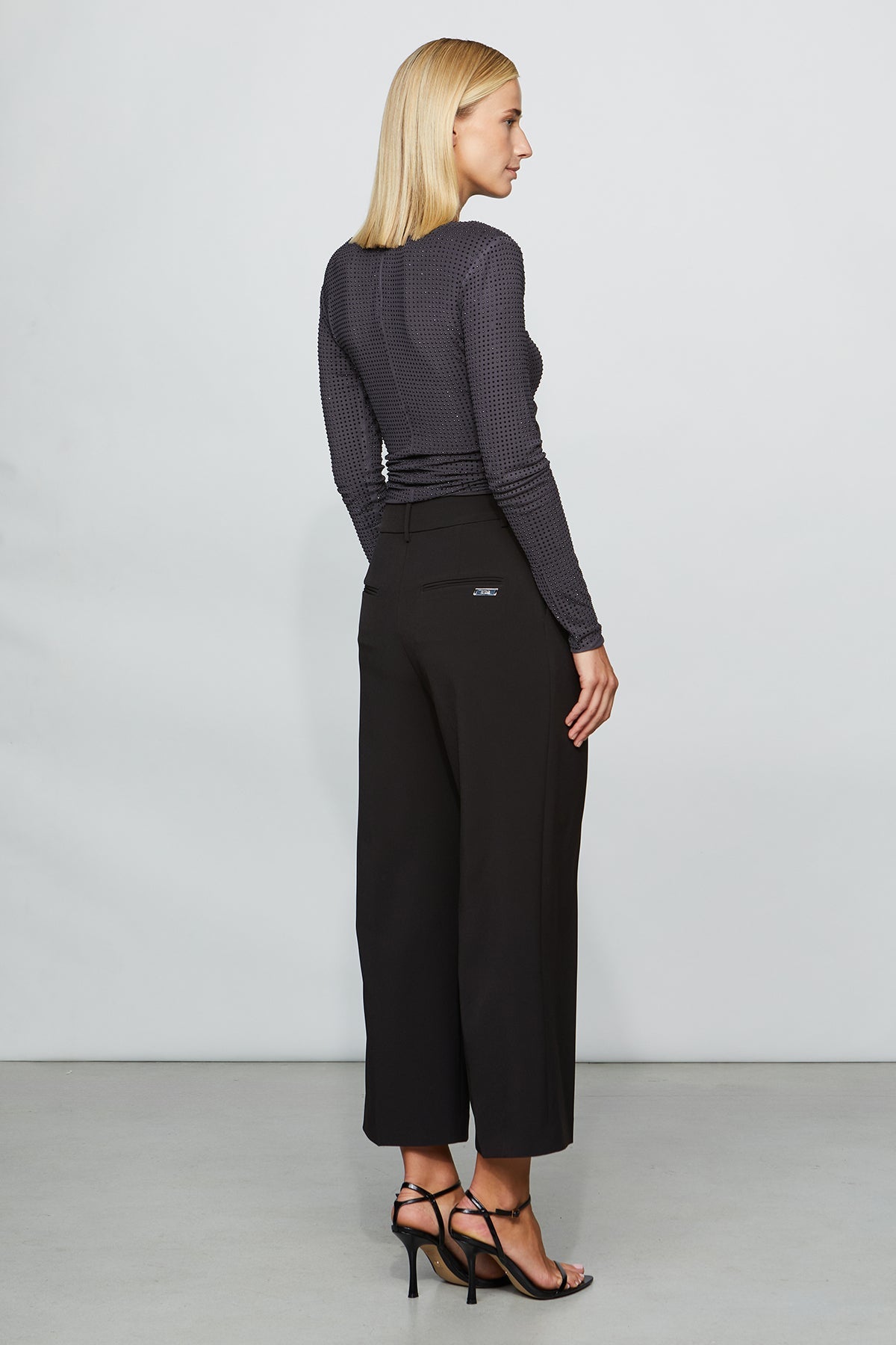 Etochs | Alexis Top | Charcoal