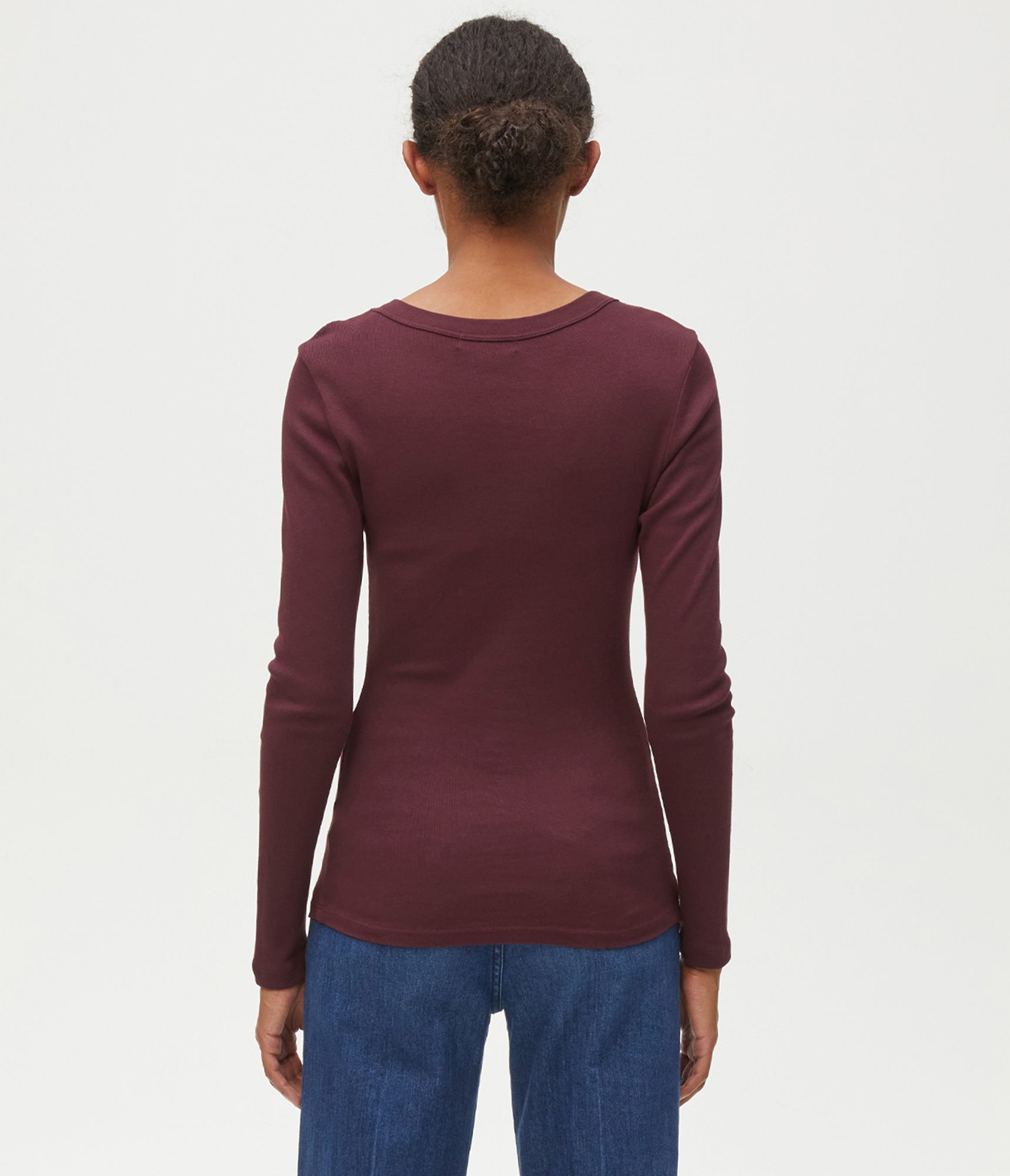 Layla V-Neck Tee | Auburn