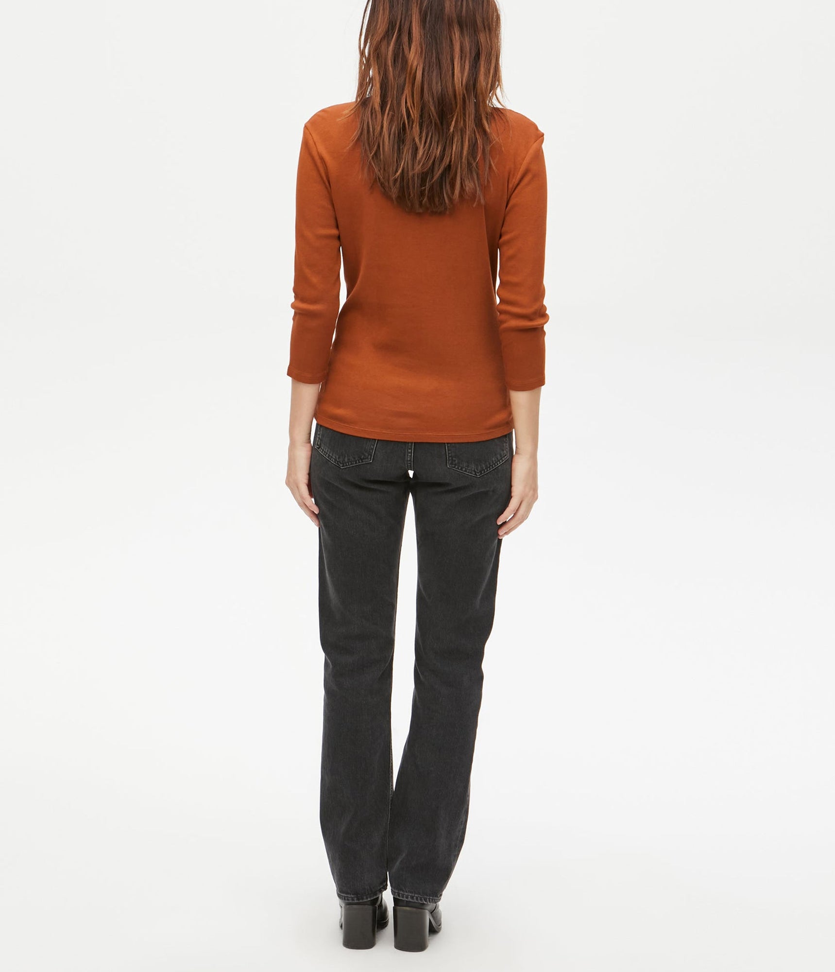 Adele V-Neck Tee | Rustique