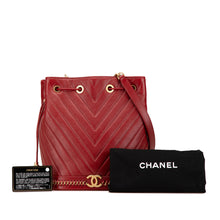 Chanel | Pre-Owned Paris Cosmopolite Medium Chevron Lambskin Bucket Bag | Red