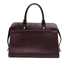 Louis Vuitton | Pre-Owned Epi Vaneau MM | Brown/Dark Brown