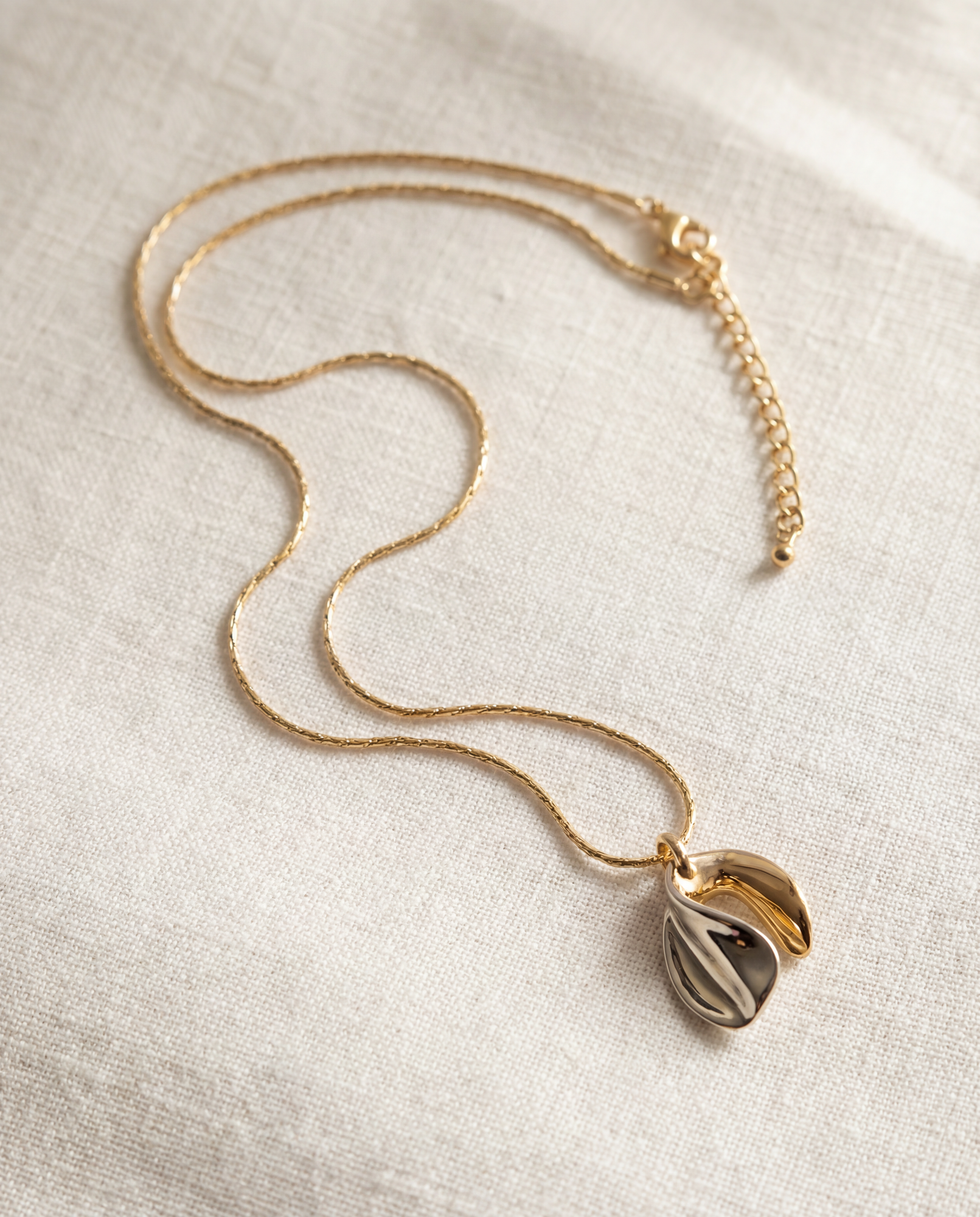 The Pacifico Pendant Necklace | 18Kt Gold Plated Brass
