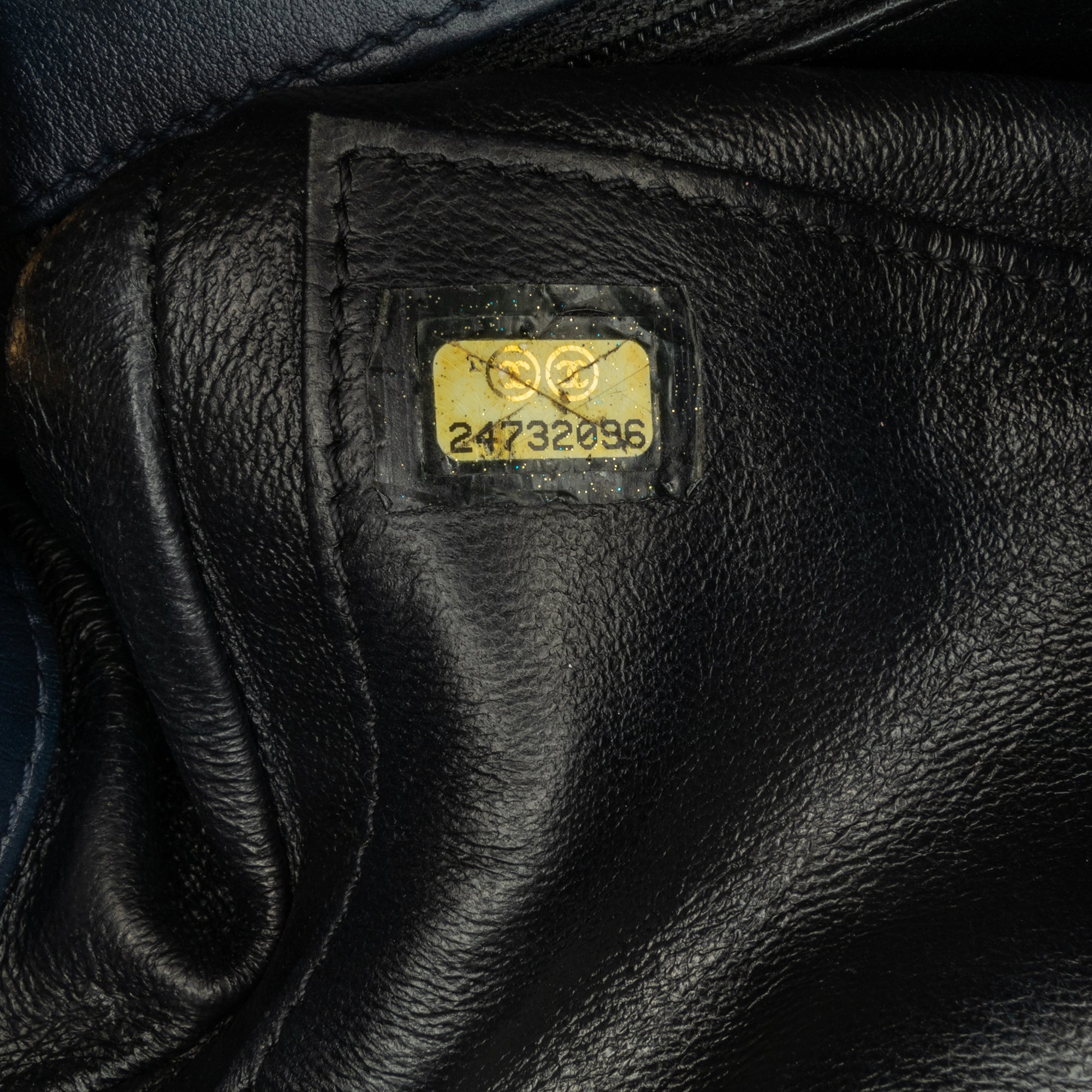 Chanel | Pre-Owned Small Bicolor Caviar CC Filigree Flap | Blue/Navy