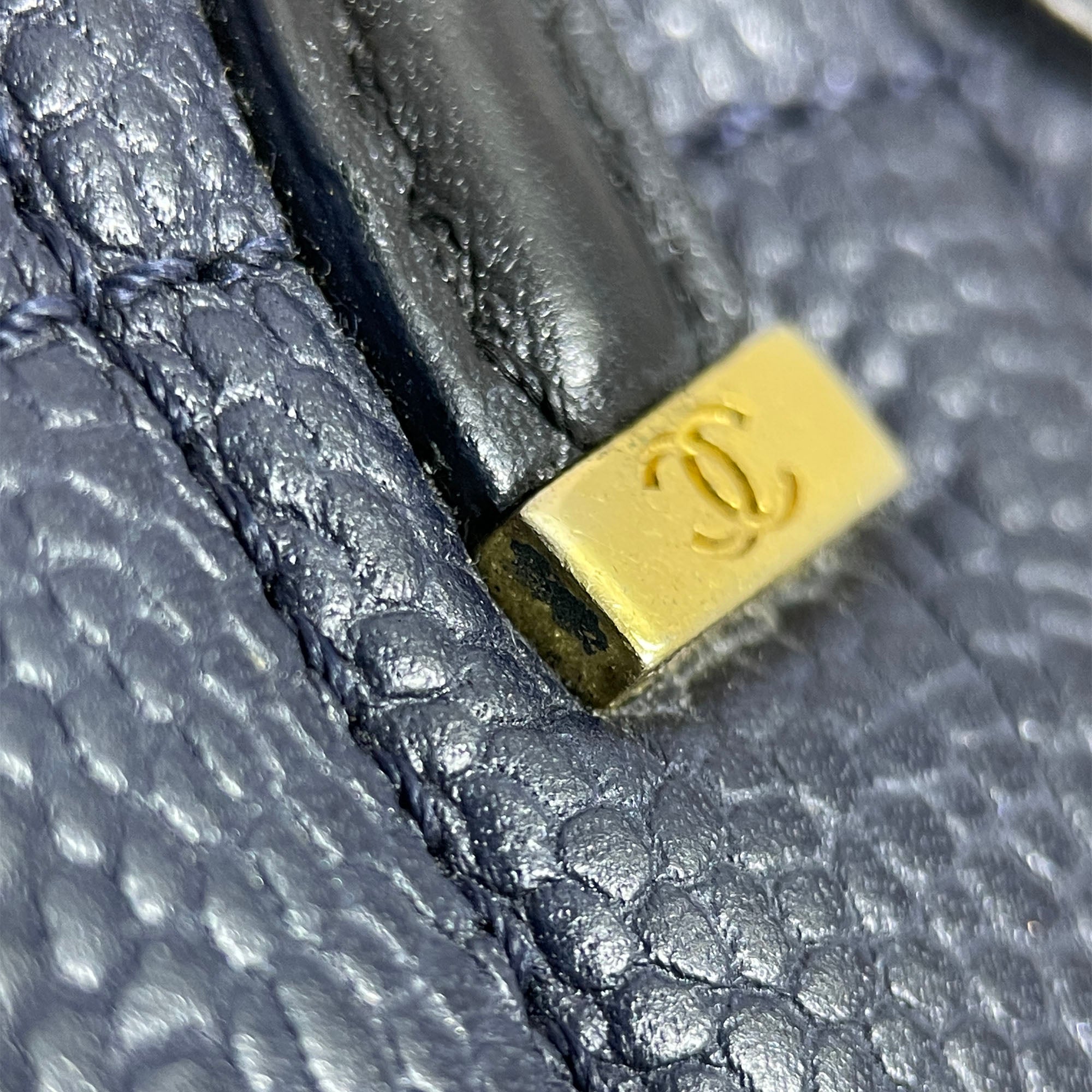 Chanel | Pre-Owned Small Bicolor Caviar CC Filigree Flap | Blue/Navy