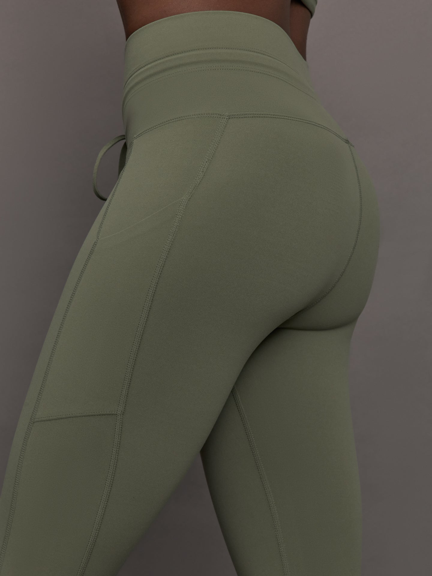High Rise Sport Pocket Legging in Melt | Moss