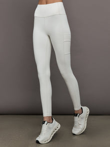 High Rise Sport Pocket Legging in Diamond Compression | Cloud Dancer