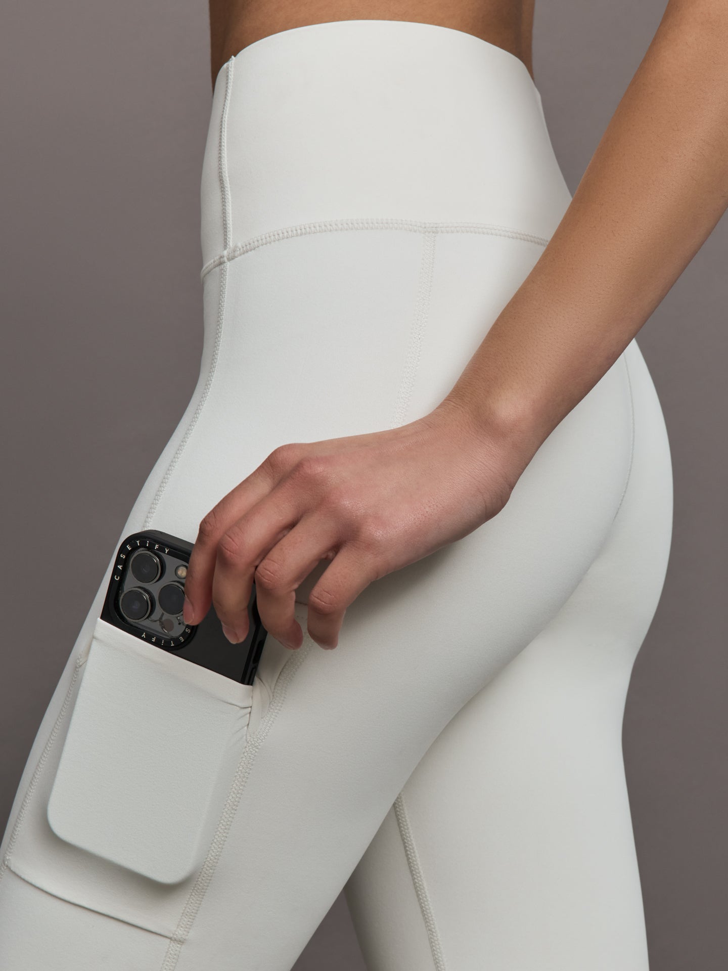 High Rise Sport Pocket Legging in Diamond Compression | Cloud Dancer