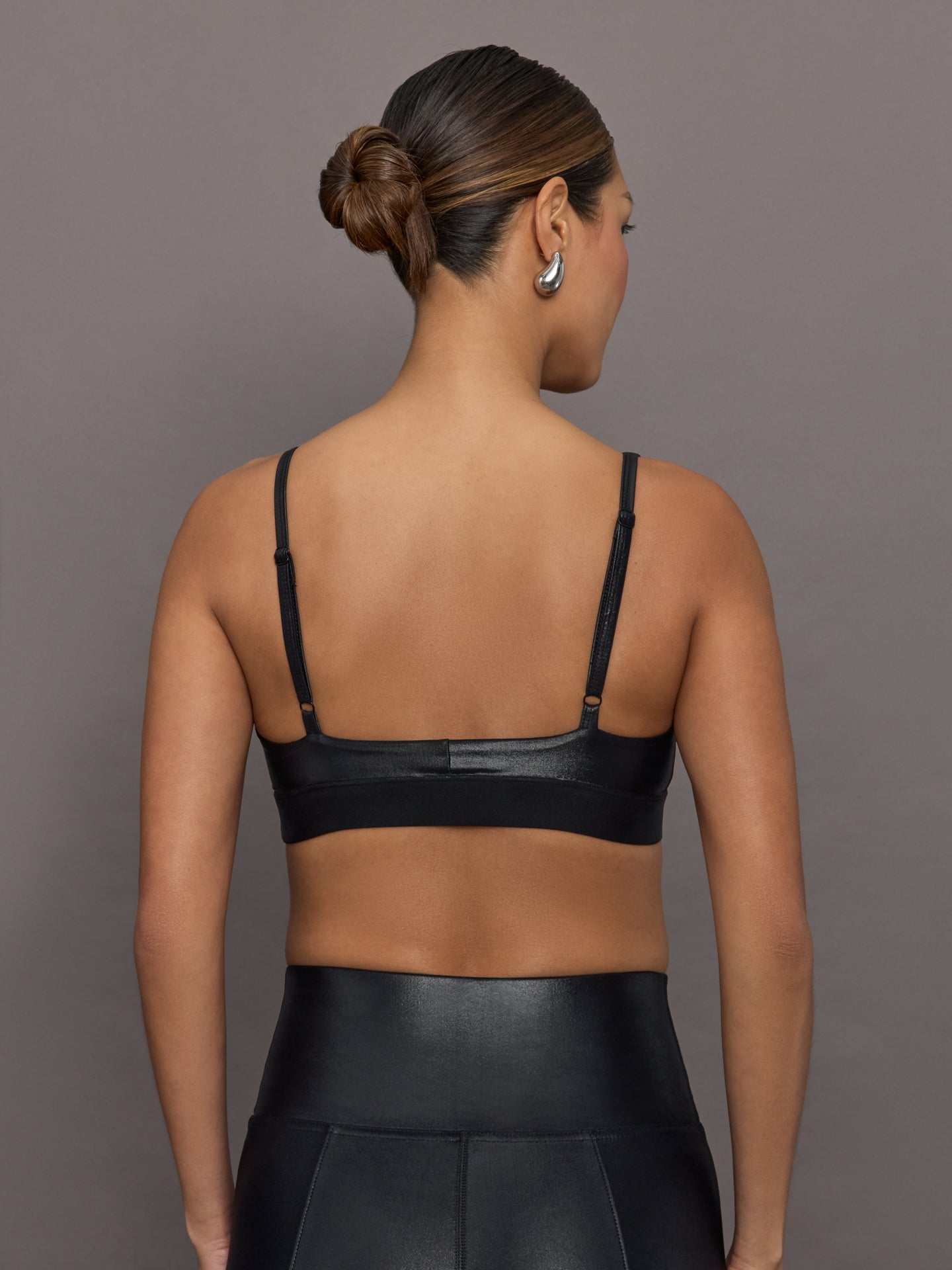 Soft Sculpt Sports Bra in Takara Shine | Black