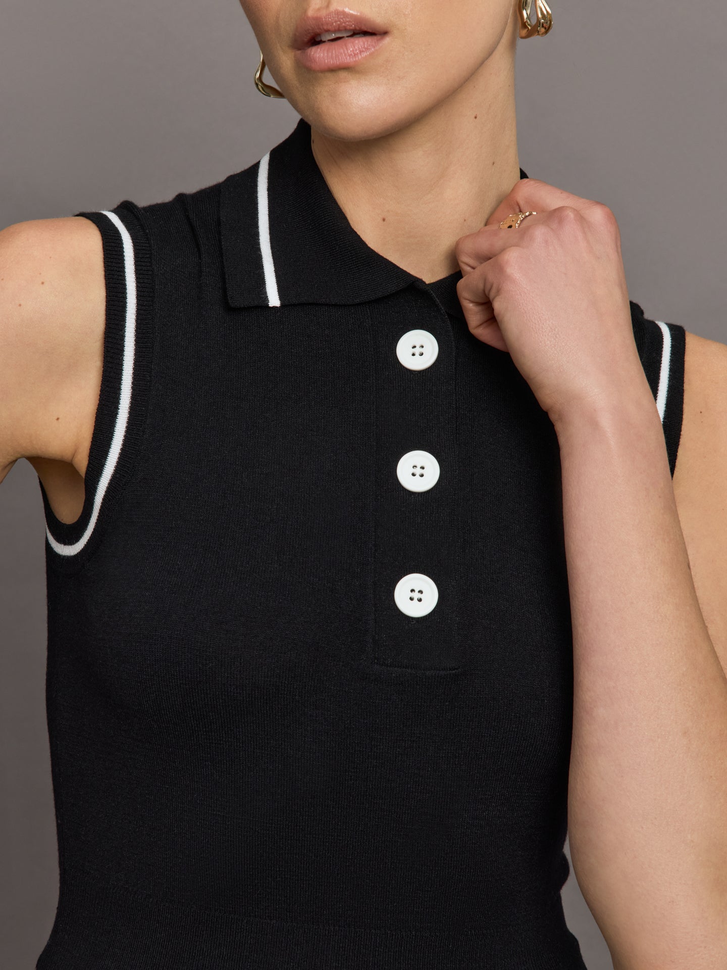 Tennis Sleeveless Polo | Black/ White
