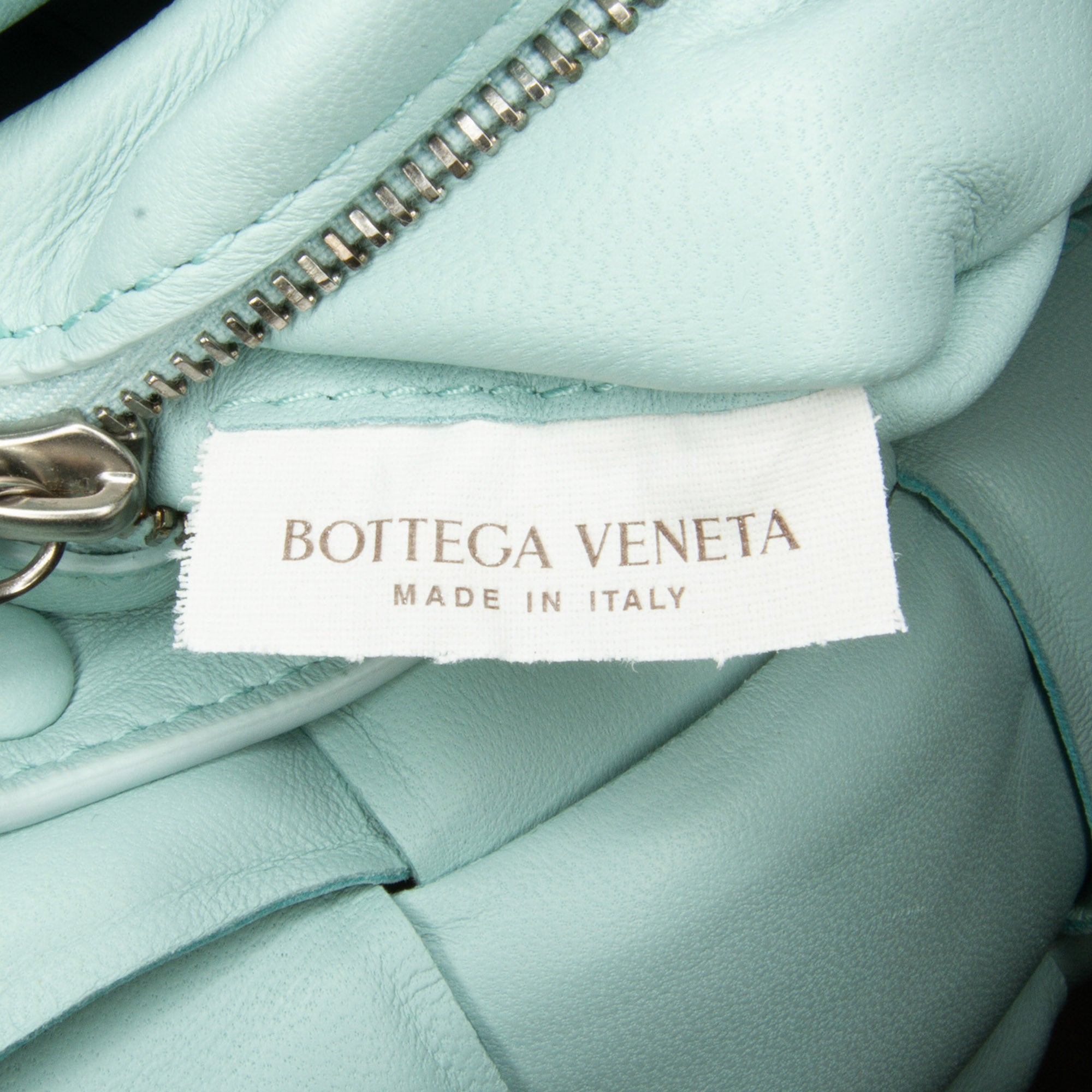 Bottega Veneta | Pre-Owned Nappa Intrecciato Padded Cassette Crossbody - I | Blue/Light Blue