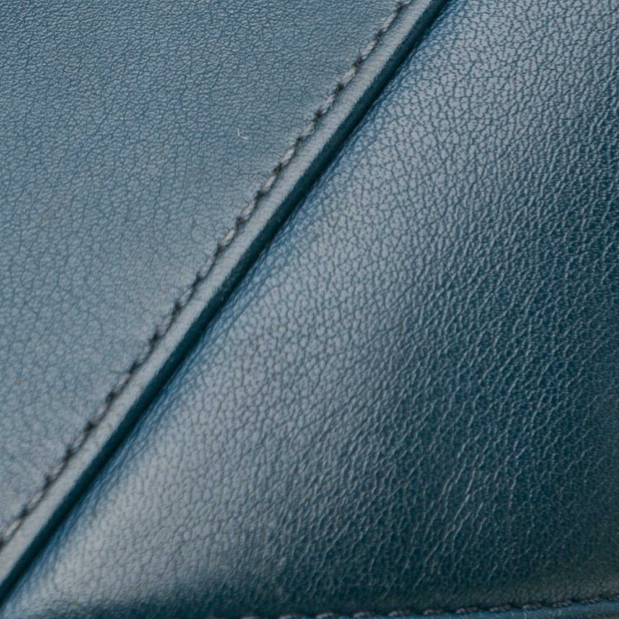 Chanel | Pre-Owned CC Chevron Calfskin Statement Shopping Tote | Blue/Dark BlueBlue/Dark Blue