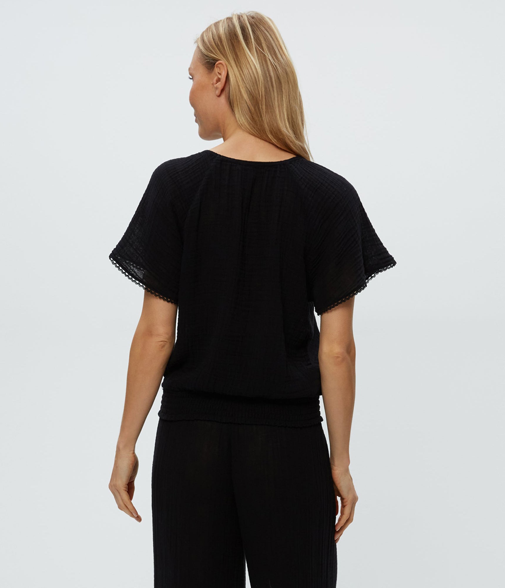 Freema Smocked Top | Black