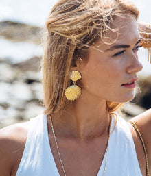 De la Mer Shell Earrings | Gold