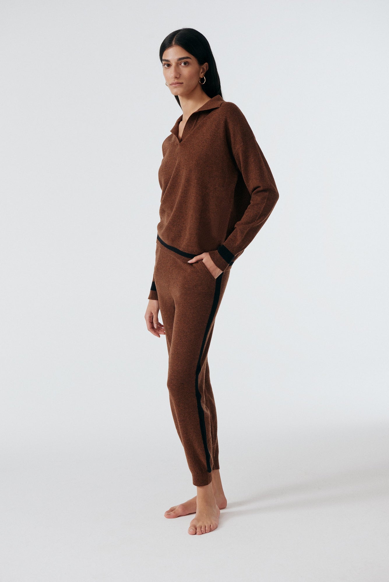 Cashmere Open Collar Sweater | Chesnut/Black