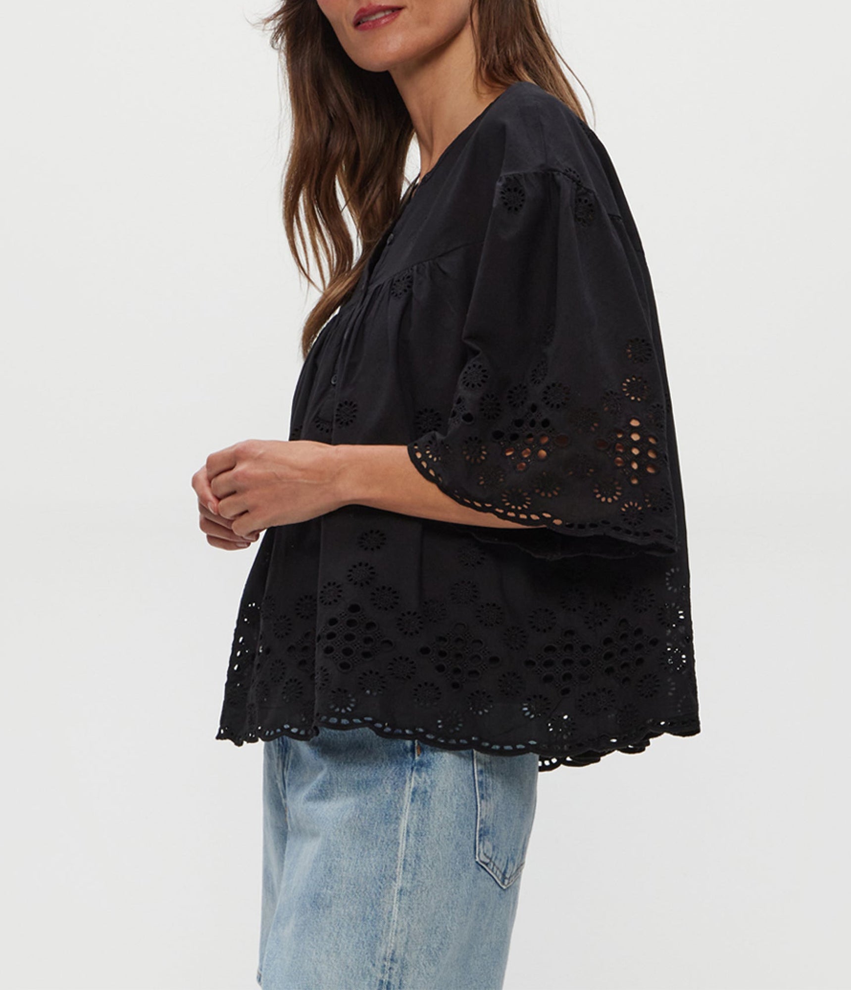 Gloria Eyelet Flutter Top | Black