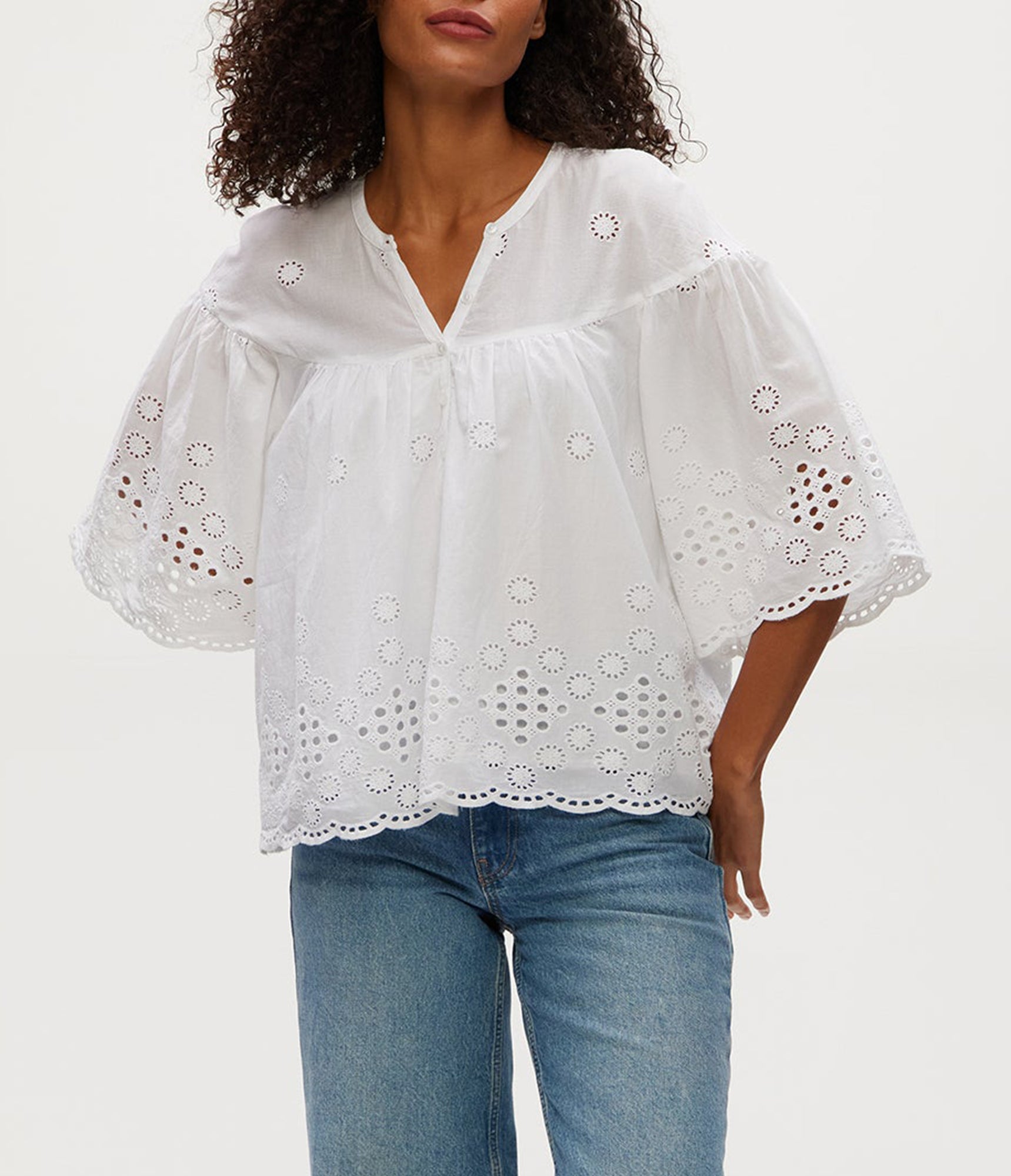 Gloria Eyelet Flutter Top | White
