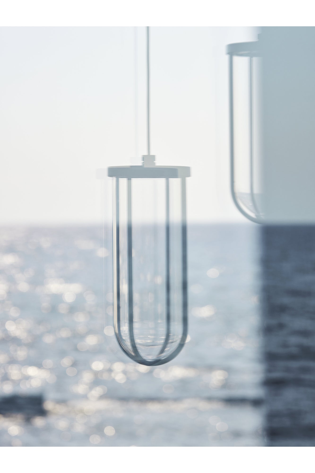 In Vitro Outdoor Suspension 2700K | White