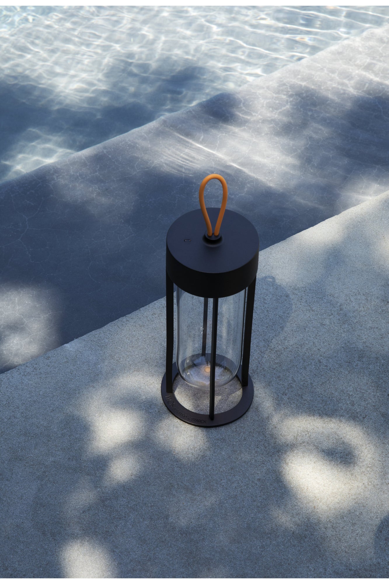 In Vitro Unplugged Outdoor Portable 3000K | Black