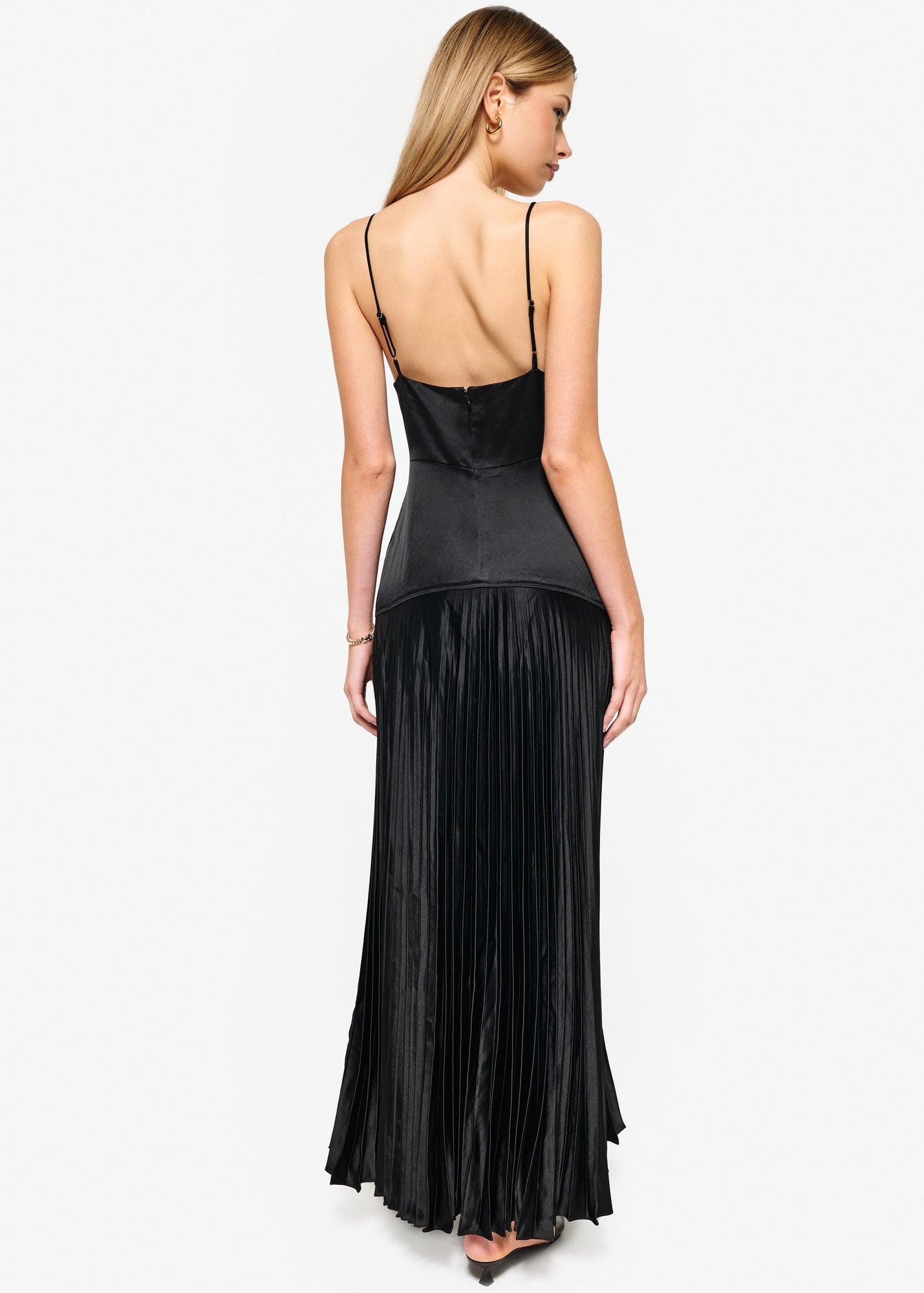 Jennelyn Pleated Gown | Black