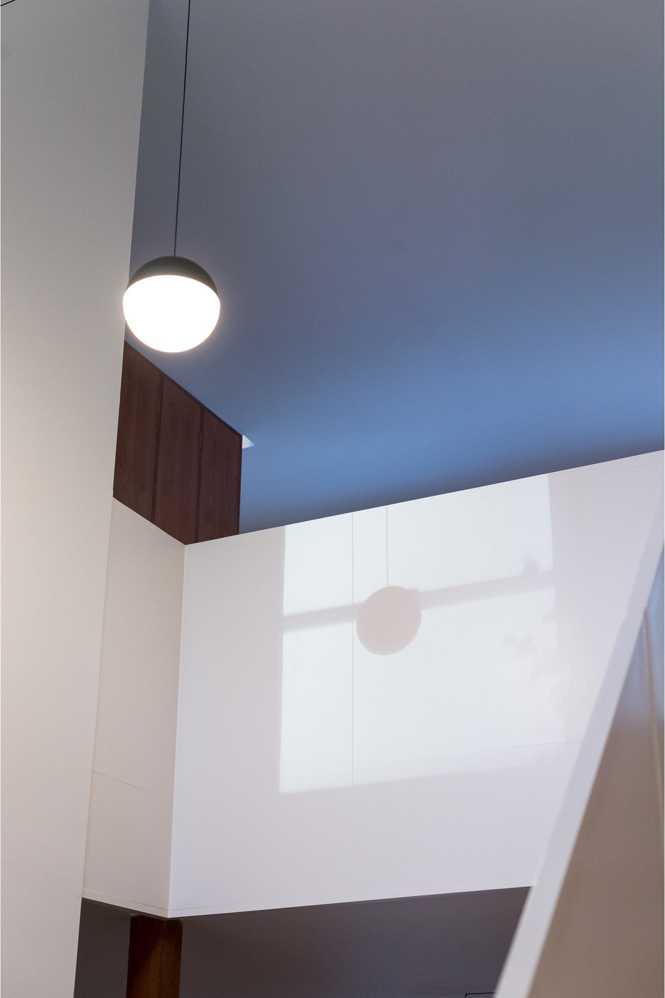 String Light Sphere Suspension 22m App | Blue
