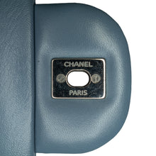 Chanel | Pre-Owned Jumbo Classic Lambskin Double Flap - III | Blue/Dark Blue