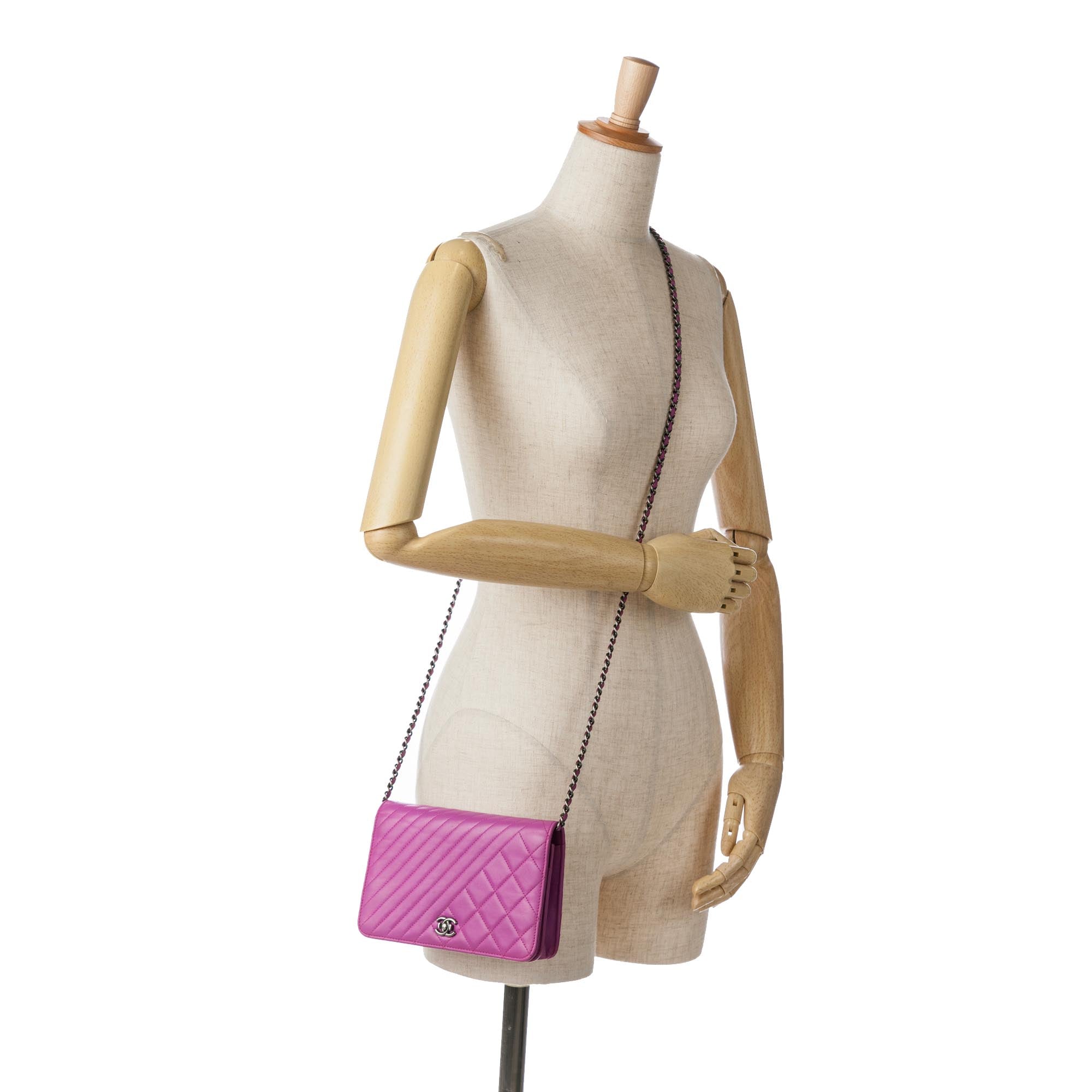 Chanel | Pre-Owned Lambskin Coco Boy Wallet On Chain | Purple/Magenta