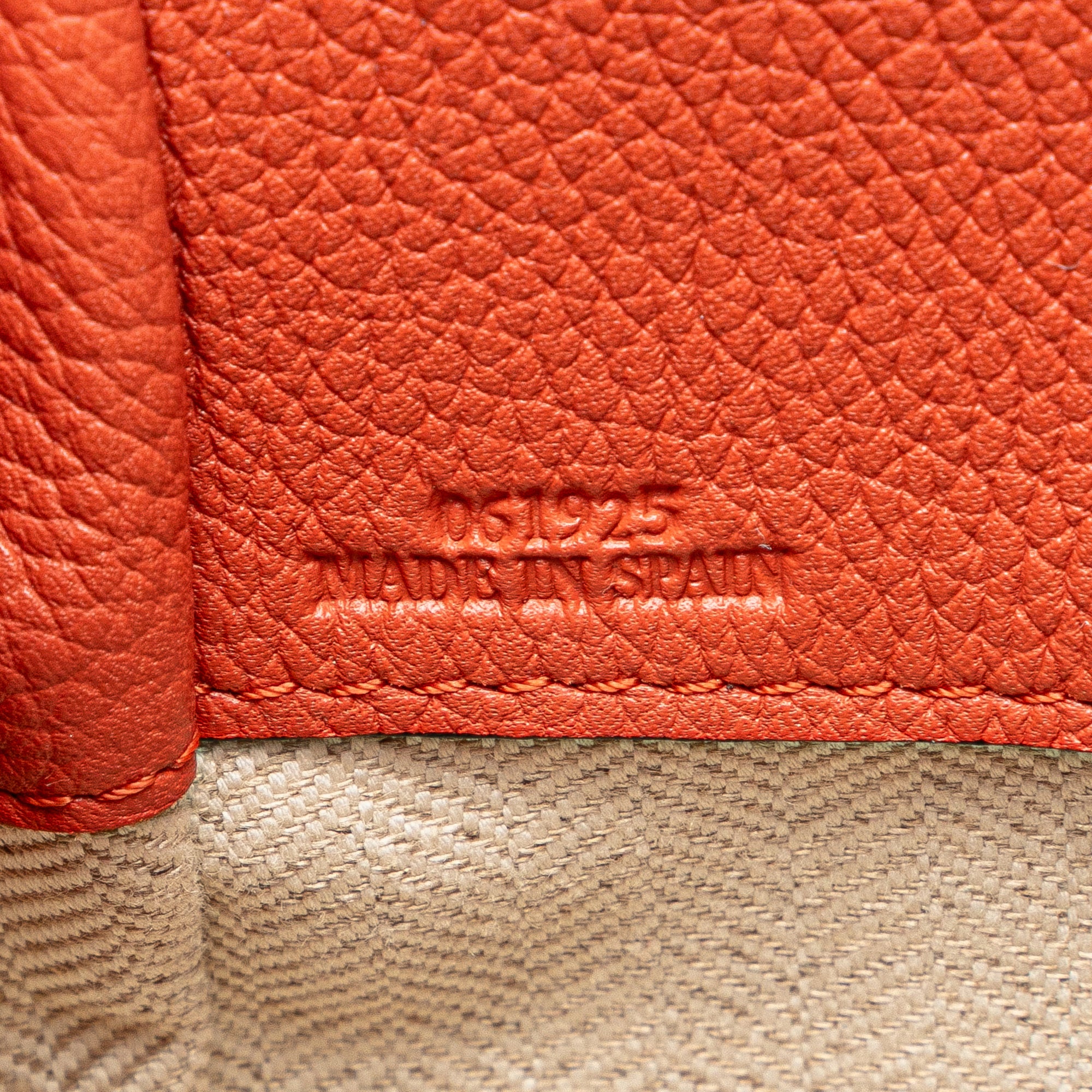 Loewe | Pre-Owned Small Leather Hammock Satchel | Brown