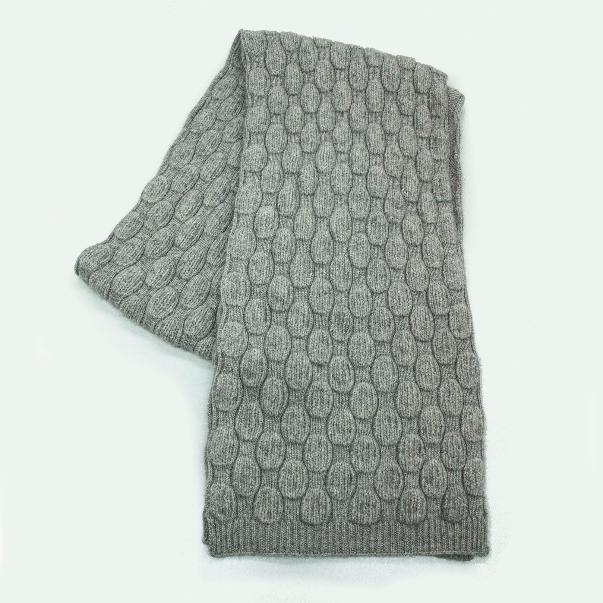 Scarf In Bubbles Stitch | Light Grey