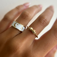 Women | Victorian Hand Ring | 14k Yellow Gold