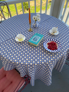 Tablecloth | Navy Daisy Gingham