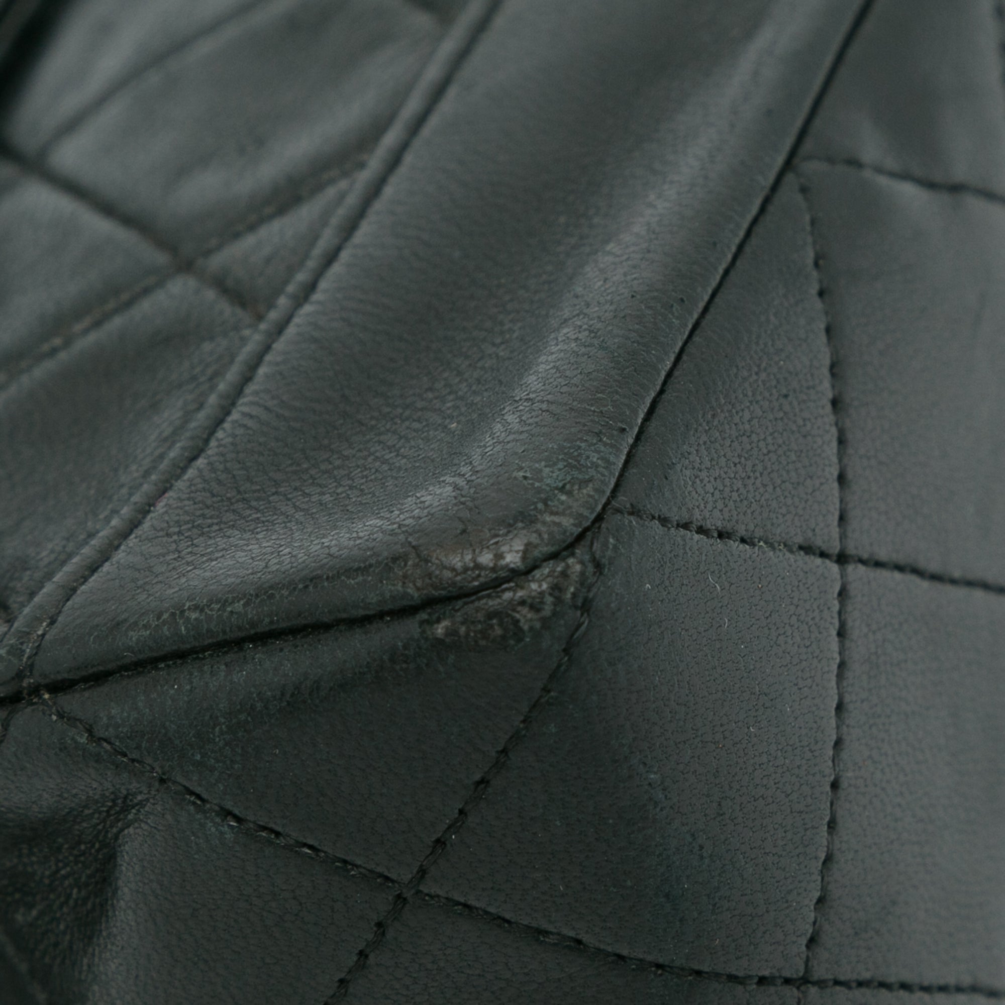 Chanel | Pre-Owned Quilted Lambskin Shoulder Bag | Black