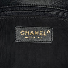 Chanel | Pre-Owned Medium Tweed Pearl Handle Flap | Blue/NavyBlack