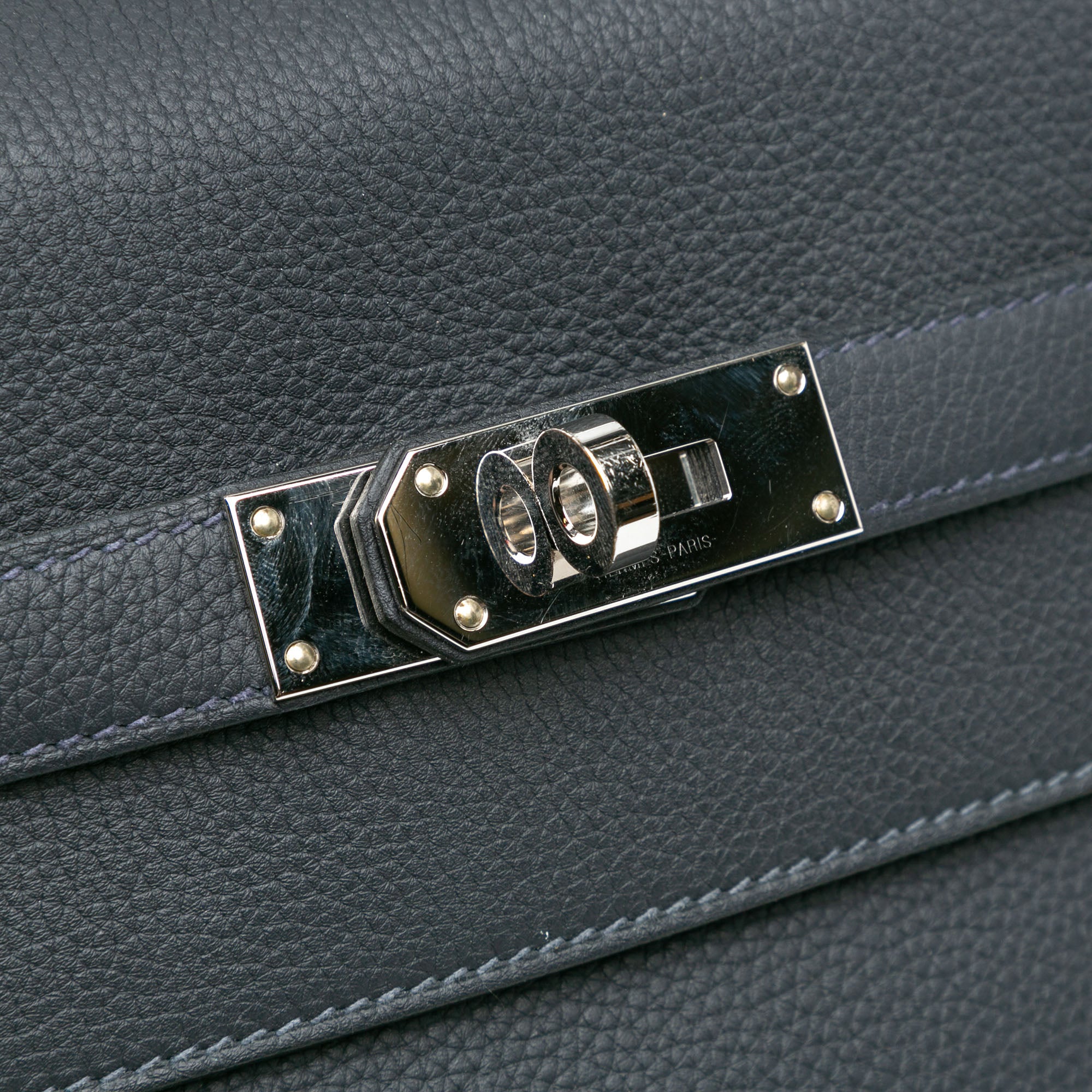 Hermes | Pre-Owned Togo Maxi Kelly 42 - I | Black