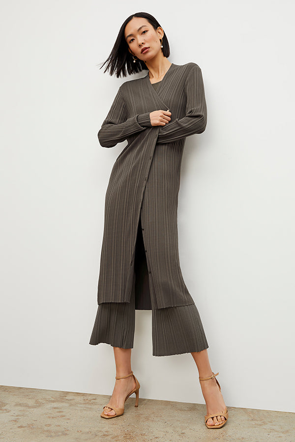 Front image of a woman wearing the Marijane Pant - Textured Knit in Light Ash | Exclude