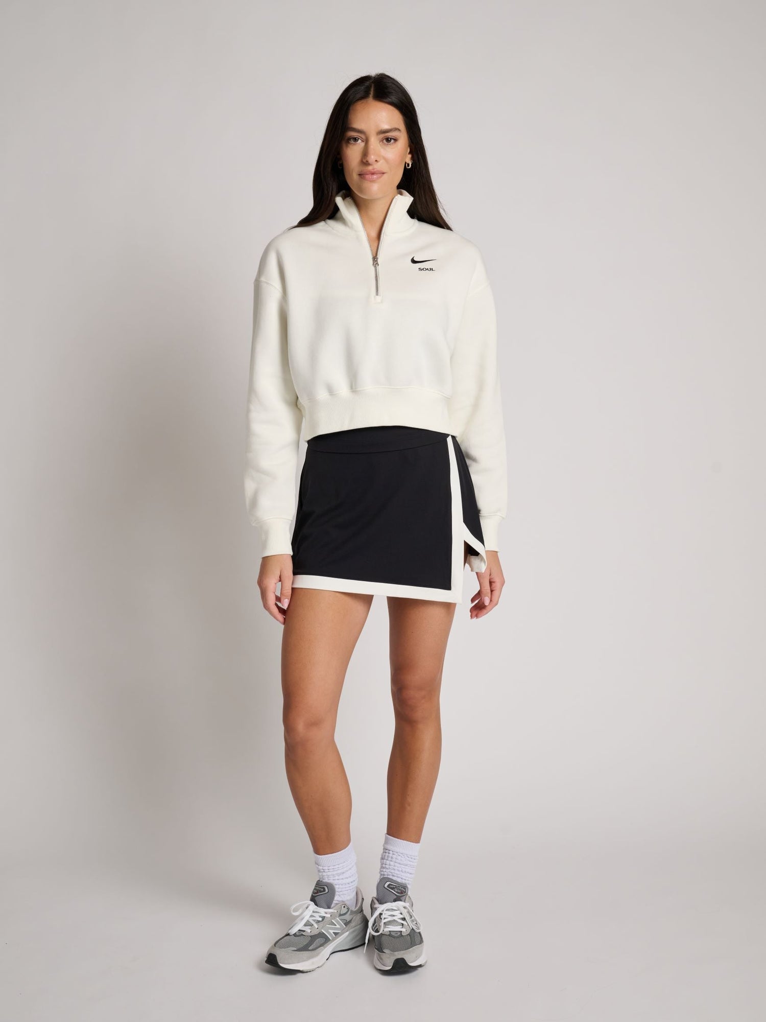 Women | Nike | 1/2-Zip Cropped Sweatshirt | White/Black