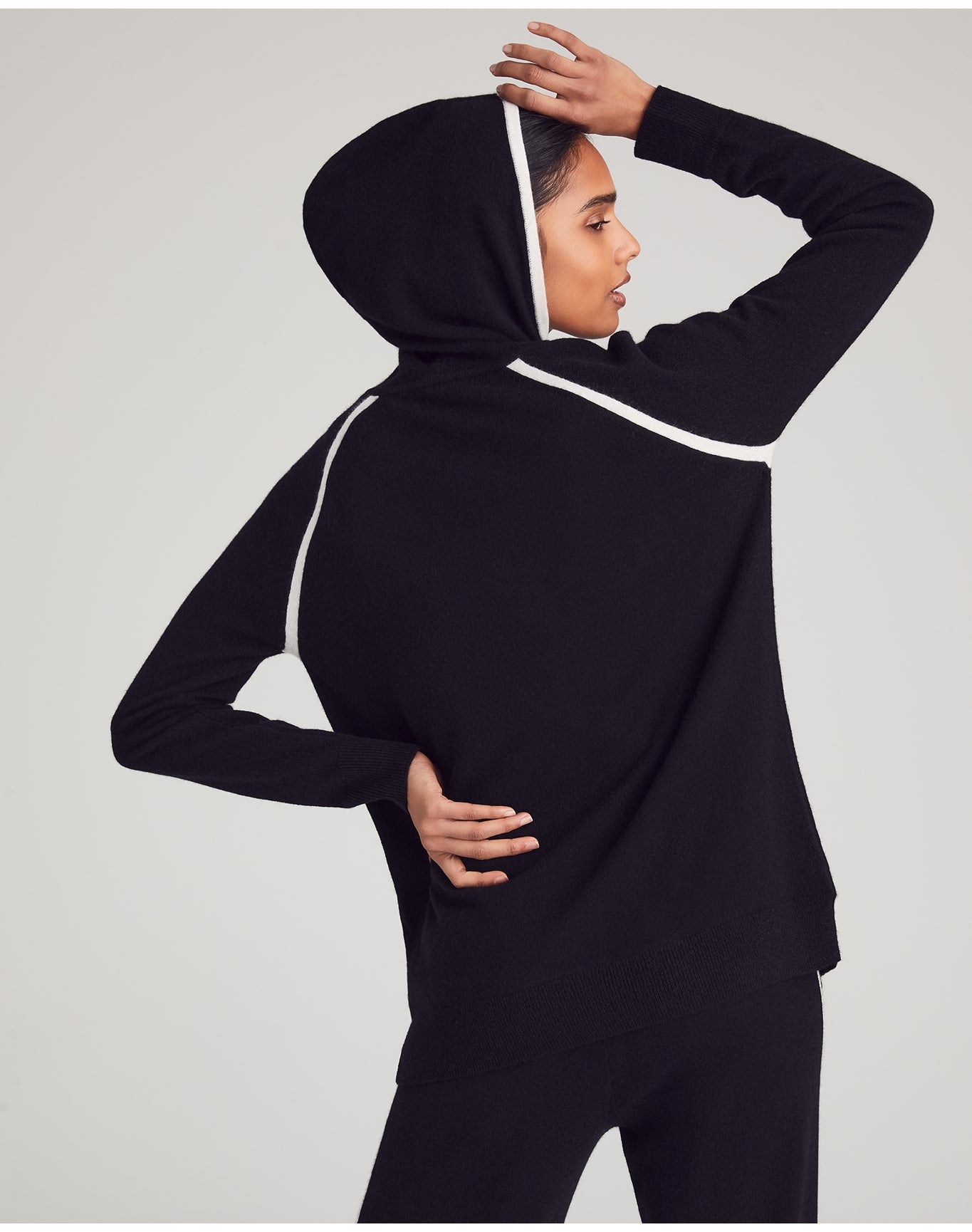 Nomad1942 | Women | Tribeca Cashmere Hoodie | Black